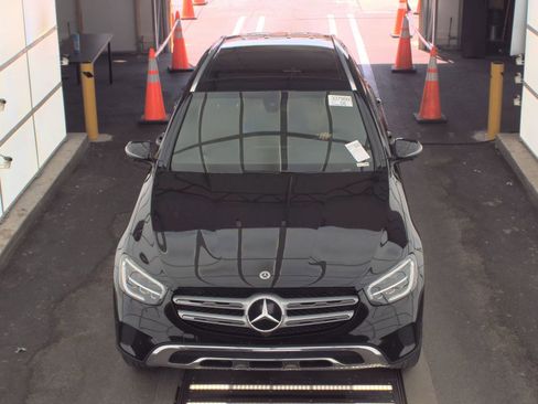Used 2021 Mercedes-Benz GLC 300 w/ Premium Package image 2