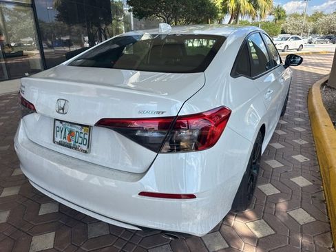Used 2023 Honda Civic Sport image 6