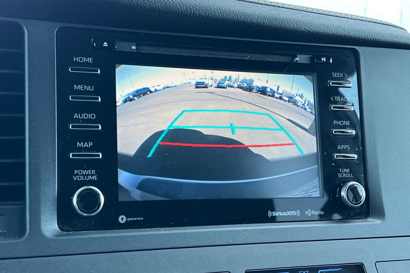 Used 2020 Toyota Sienna SE w/ Carpet Mat Package FWD image 20
