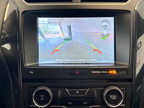 Used 2018 Ford Explorer XLT w/ Equipment Group 202A AWD/4WD image 17