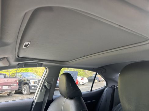 Used 2019 Toyota Camry SE w/ Convenience Package image 7