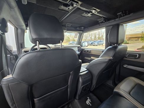 Used 2023 Ford Bronco Wildtrak image 17