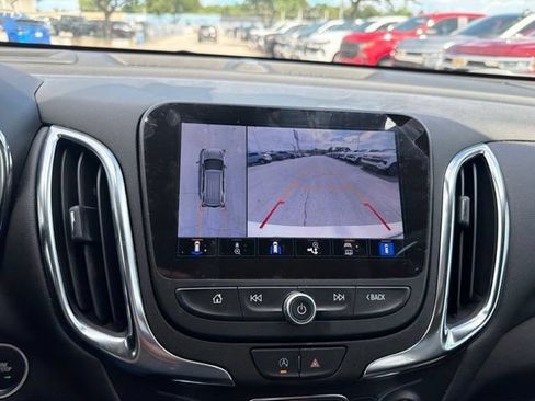 Used 2024 Chevrolet Equinox LT FWD image 8