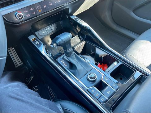 Used 2024 Kia Sorento SX image 19