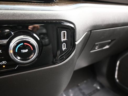 Used 2024 Chevrolet Silverado 3500 LT image 26