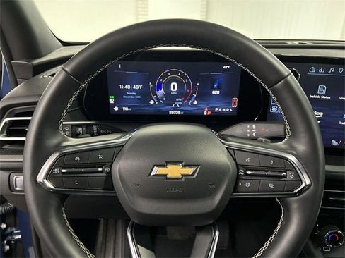 Certified 2025 Chevrolet Traverse LT image 11