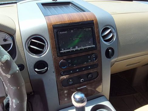 Used 2004 Ford F150 Lariat RWD image 15