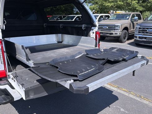 Used 2025 Ford F350 Platinum w/ FX4 Off-Road Package AWD/4WD image 31