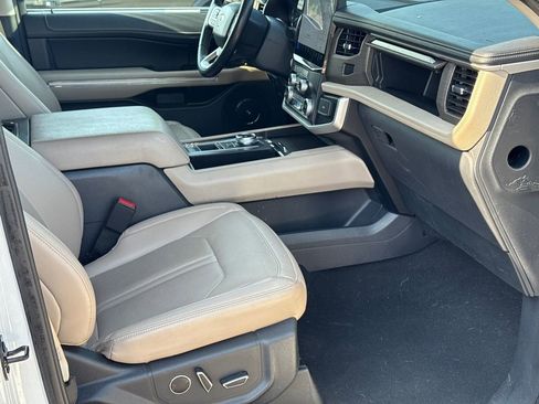 Used 2024 Ford Expedition Max Limited RWD image 13