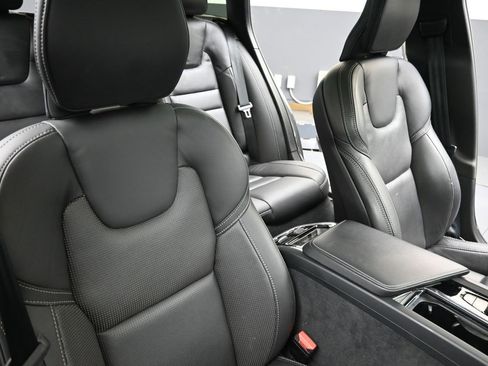 Certified 2024 Volvo V60 B5 Cross Country Ultimate image 14