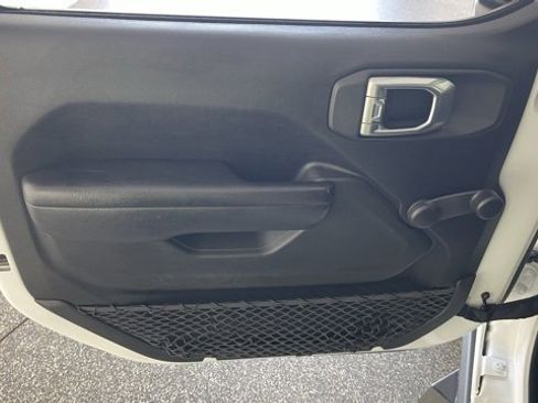 Used 2022 Jeep Wrangler Sport image 34