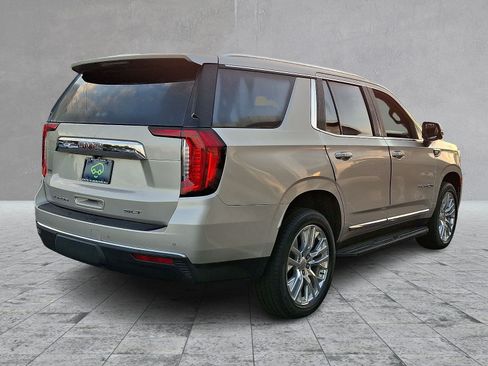 Certified 2021 GMC Yukon SLT w/ SLT Luxury Plus Package AWD/4WD image 4