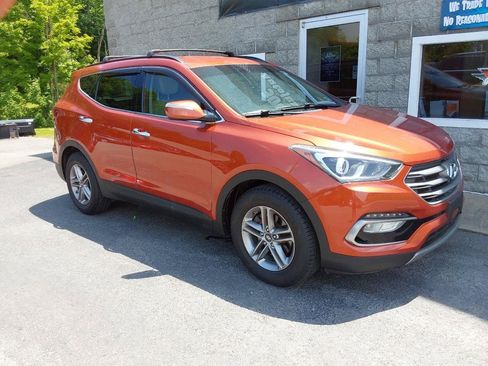 Used 2017 Hyundai Santa Fe Sport FWD image 2