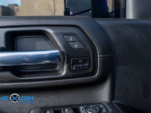 Used 2023 GMC Sierra 2500 Denali w/ Denali Ultimate Package image 13