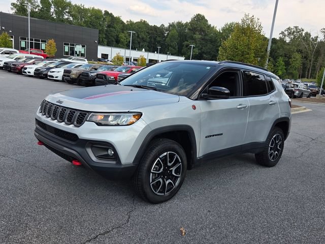 Used 2024 Jeep Compass Trailhawk AWD/4WD image 3