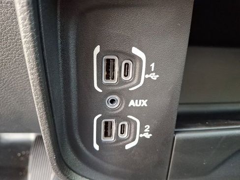 Used 2024 RAM 2500 Tradesman w/ Chrome Appearance Group image 26