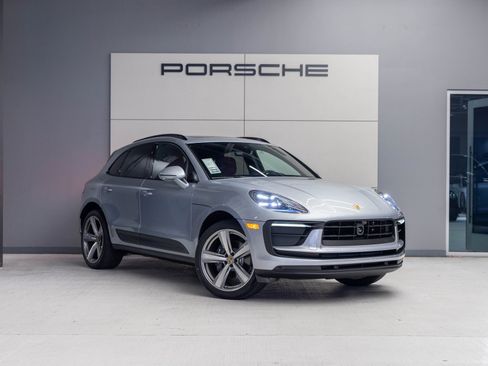New 2026 Porsche Macan image 9