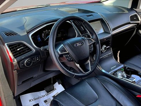 Used 2020 Ford Edge Titanium w/ Equipment Group 301A AWD/4WD image 17