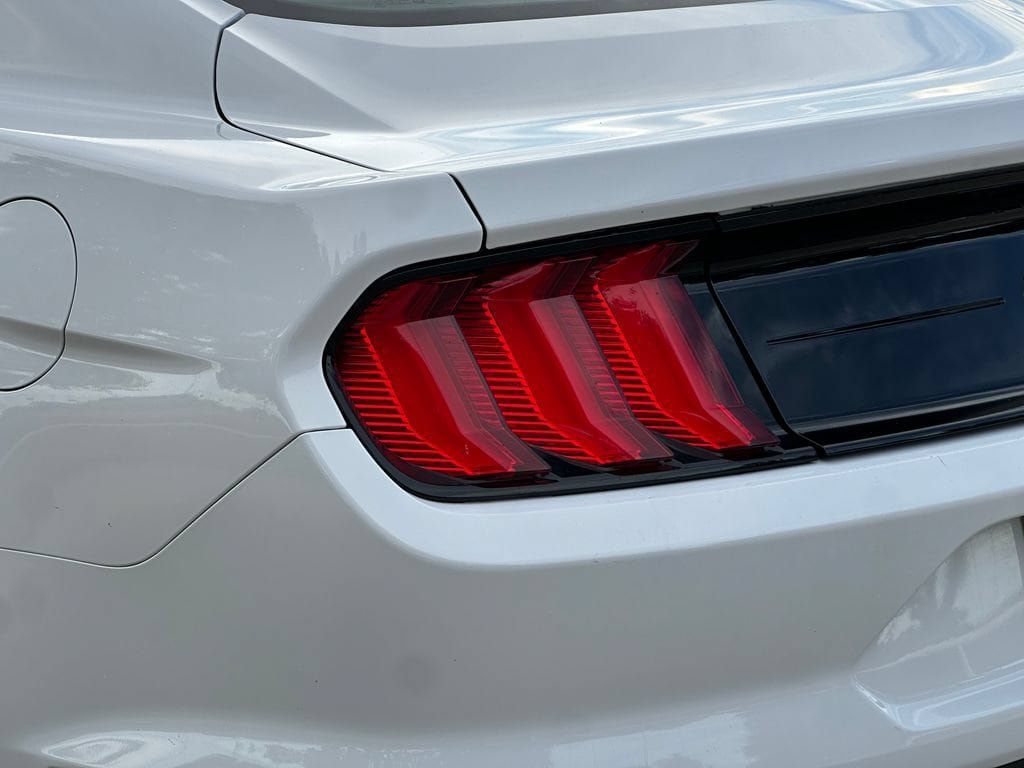 Used 2020 Ford Mustang Coupe RWD image 12