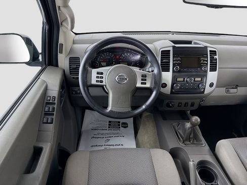 Used 2013 Nissan Frontier SV AWD/4WD image 15