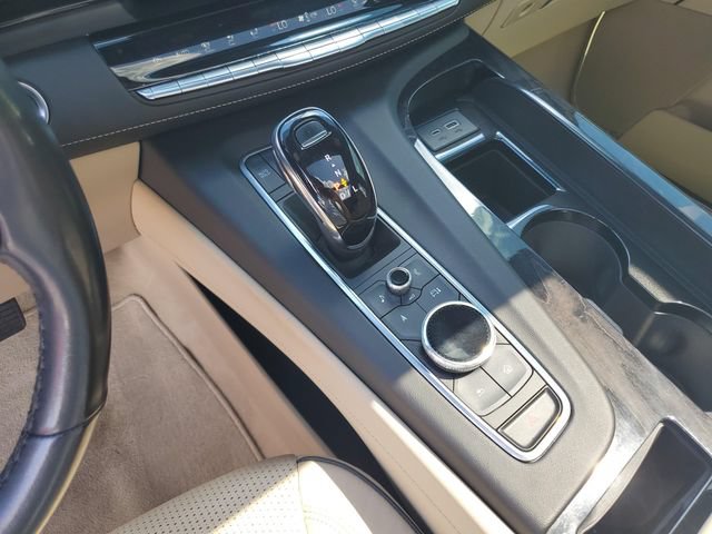 Used 2021 Cadillac Escalade Premium Luxury AWD/4WD image 22