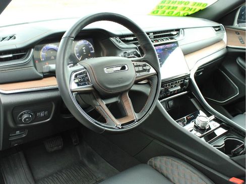 Certified 2025 Jeep Grand Cherokee L Summit AWD/4WD image 12