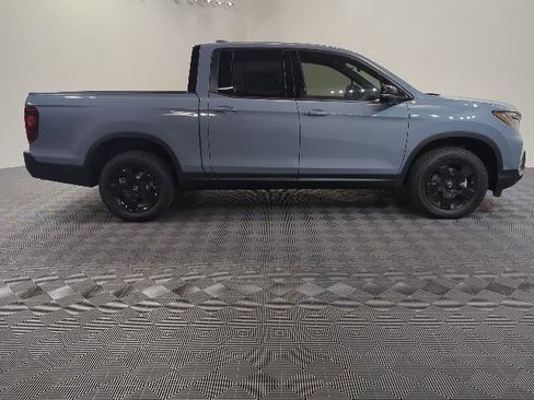 New 2026 Honda Ridgeline Black Edition image 6