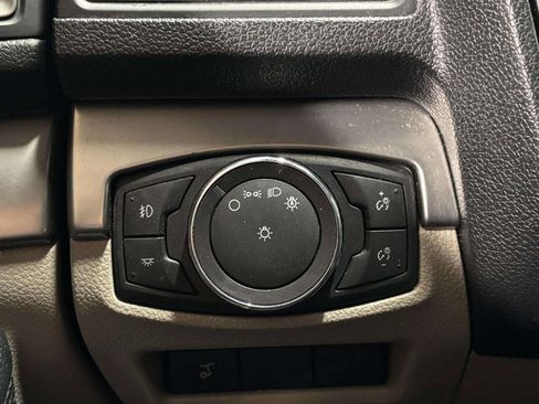 Used 2018 Ford Explorer XLT w/ Equipment Group 202A image 38