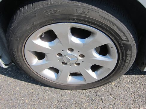 Used 2006 Mercedes-Benz C 350 4MATIC Sedan image 5