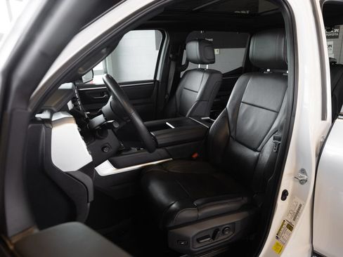 Used 2025 Toyota Tundra Platinum AWD/4WD image 10