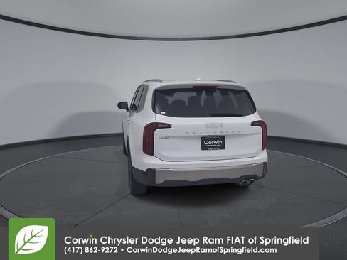 Used 2025 Kia Telluride S FWD image 12