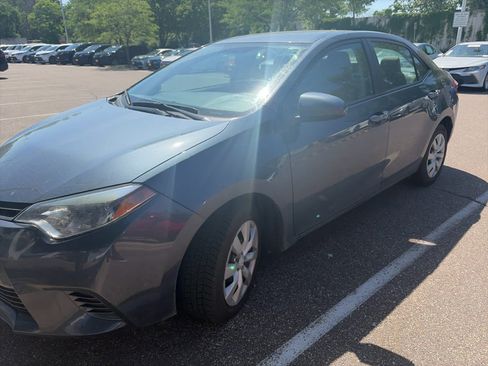 Used 2016 Toyota Corolla LE FWD image 3