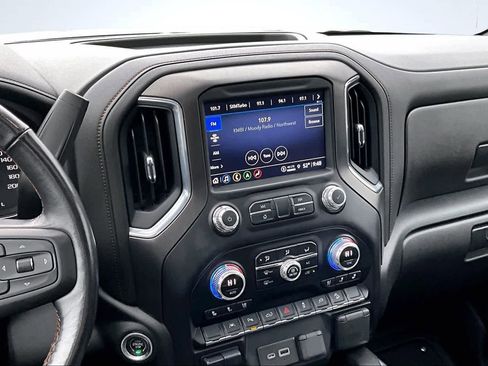 Used 2022 GMC Sierra 1500 AT4 w/ AT4 Premium Package image 16