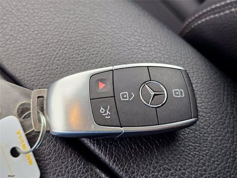 Used 2021 Mercedes-Benz GLC 300 4MATIC image 69