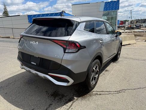 Used 2025 Kia Sportage LX image 7