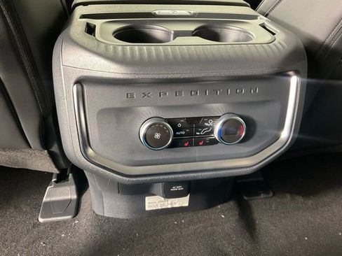 New 2026 Ford Expedition Platinum w/ Driver's Package image 18