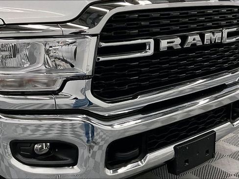 Used 2024 RAM 3500 Big Horn image 32