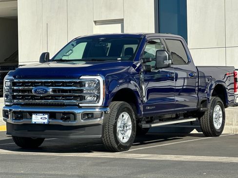New 2026 Ford F250 XLT w/ XLT Premium Package AWD/4WD image 7