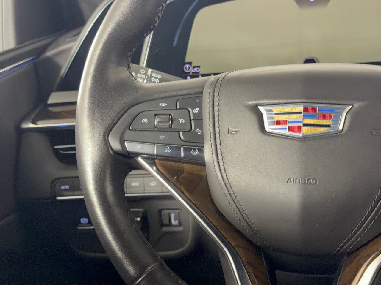 Used 2023 Cadillac Escalade Sport Platinum AWD/4WD image 18