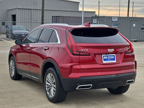 Used 2024 Cadillac XT4 Premium Luxury w/ Cold Weather Package FWD image 6