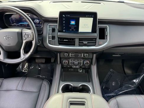 Used 2022 Chevrolet Suburban RST AWD/4WD image 2