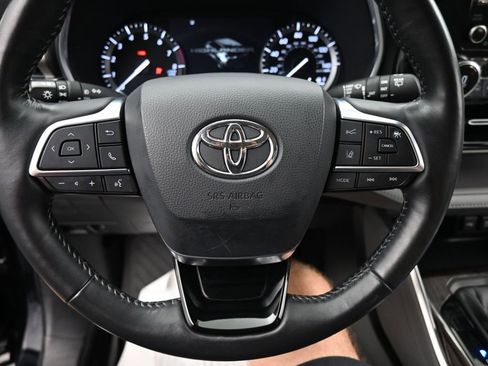 Used 2021 Toyota Highlander Limited image 20