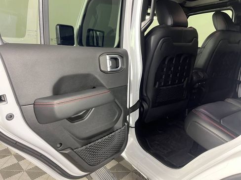 Used 2022 Jeep Wrangler Unlimited Rubicon w/ Steel Bumper Group image 12