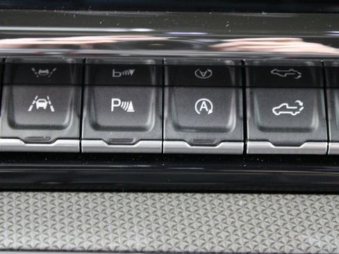 Used 2023 Chevrolet Silverado 1500 ZR2 w/ Technology Package image 68