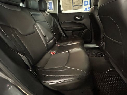 Used 2018 Jeep Compass Latitude image 18