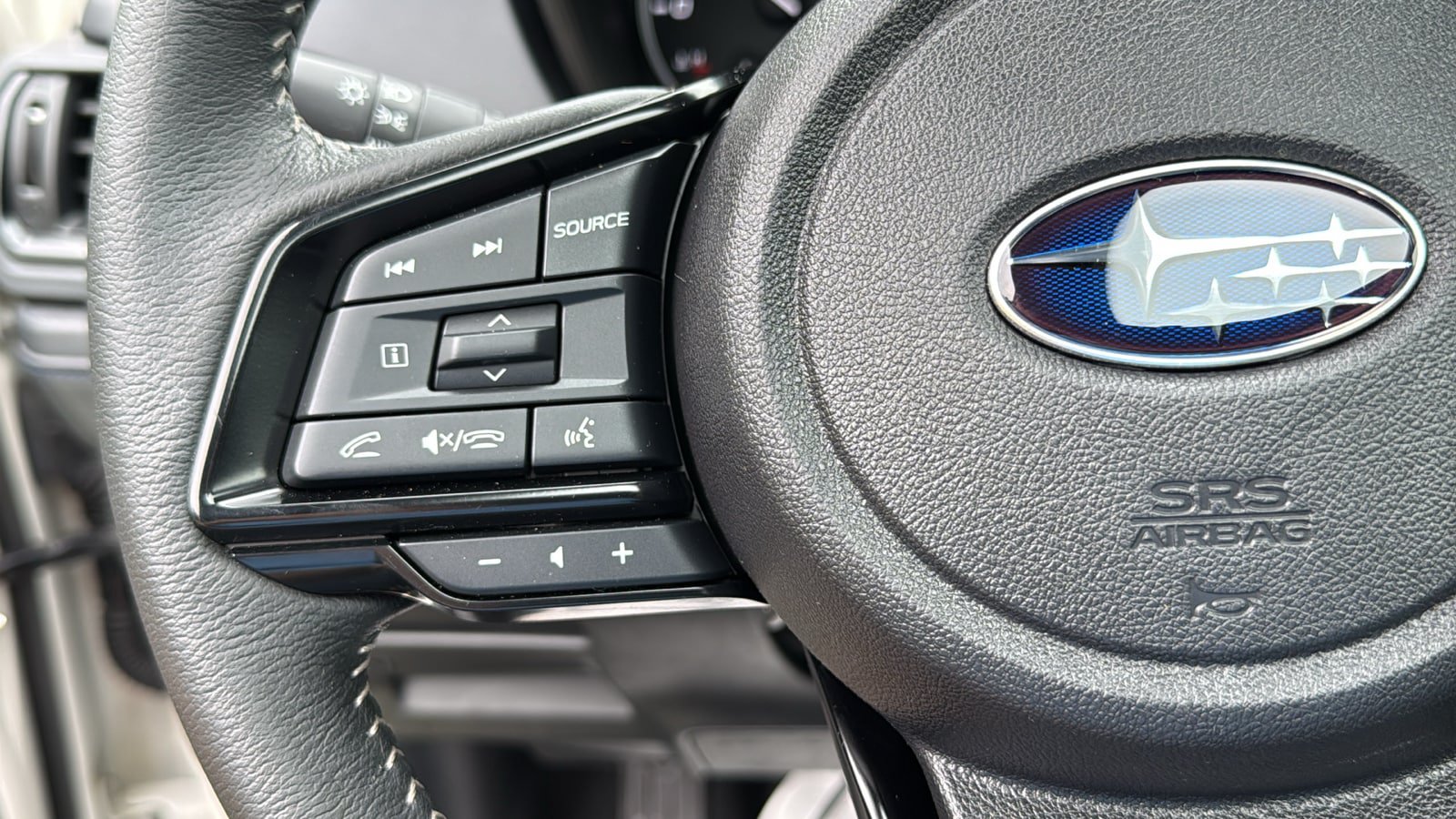 Used 2025 Subaru Forester Premium AWD/4WD image 14