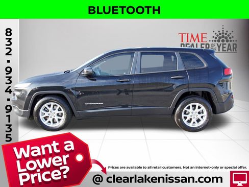 Used 2015 Jeep Cherokee Sport image 4