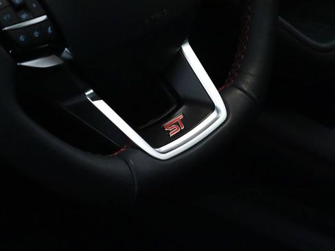 Used 2025 Ford Explorer ST AWD/4WD image 16