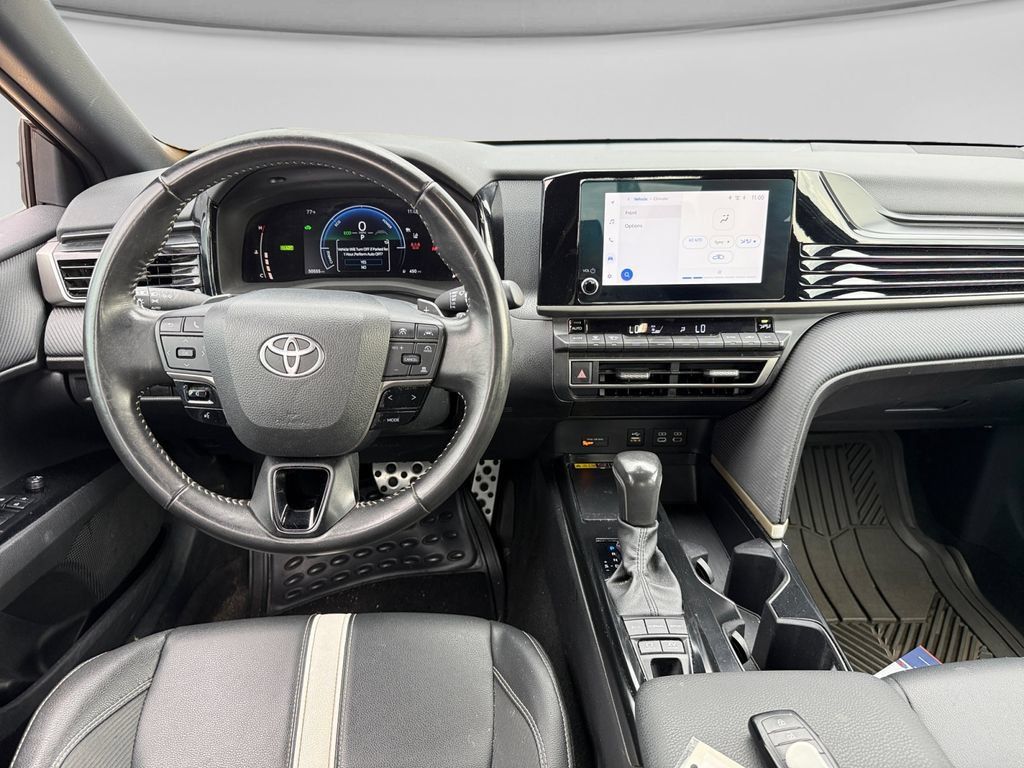 Used 2025 Toyota Camry SE FWD image 23