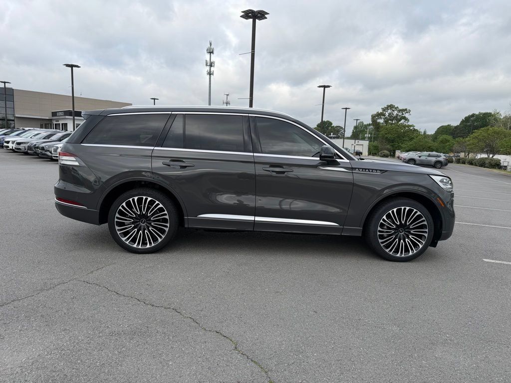 Used 2023 Lincoln Aviator Black Label w/ Dynamic Handling Package AWD/4WD image 8